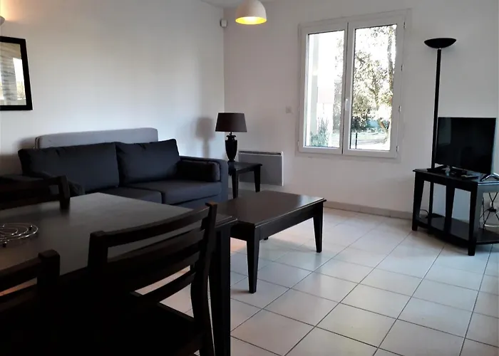 Dans Résidence Calme - 9544 * Soulac-sur-Mer